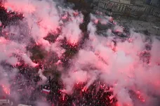 Polsko slaví 105 let od opětovného získání nezávislosti. Varšavou pochodovali nacionalisté