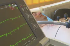 Zvýšený cholesterol má většina dospělých v Česku, riziko infarktu podle lékařů podceňují