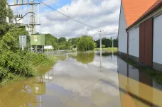 Hladiny rozvodněných řek po bouřkách klesají. Na čtyřech je stále druhý stupeň