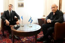 Koalice válčící s Islámským státem by měla bojovat i s Hamásem, vyzval Macron z Izraele