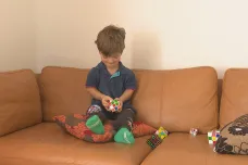 Dětem, které nerostou, se otevírá cesta k léčbě. Pojišťovny mají jasná pravidla, komu ji zaplatit