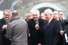 Dálnicí to nekončí, snažte se zrychlit vlaky, vyzval saský předseda vlády