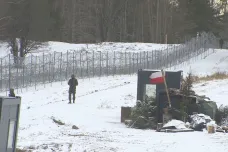 Přes polsko-běloruskou hranici dál létají kameny a polena, nápor migrantů ale opadl