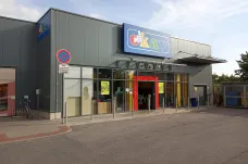 Prodejce elektroniky Okay je v úpadku, rozhodl soud
