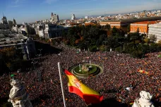 Madridem prošel velký protest proti vládě kvůli amnestii pro katalánské separatisty