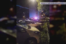 Škody po nočních bouřkách doznívají hlavně na železnici. Z Prahy do Kralup se stále jezdí jednokolejně