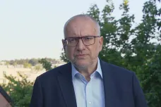 V prvním kole přijímaček uspělo 94 procent deváťáků, oznámil Bek