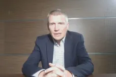 Jak vznikala v Polsku reportáž o porážkách? Měsíce trvalo jen dostat novináře na jatka, ke kravám směl až časem