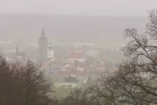 Prachu ze Sahary přilétly stovky tisíc tun