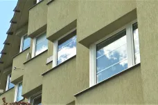 Radnice se potýkají se stárnoucími městskými byty. Někde je prodávají, jinde investují do oprav