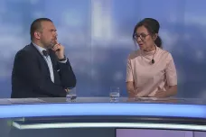 Vyšší DPH u novin otevře hráz dezinformacím, varuje Šmuclerová. Podle Baxy jsou kvalitní zdroje i v on-line prostoru