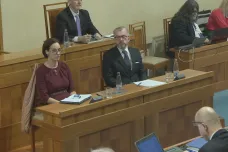 Prezident může jmenovat nové ústavní soudce. Senátoři schválili Dolanskou Bányaiovou i Kühna