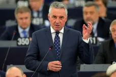Zahradil nebude obhajovat mandát europoslance, klub teď povede Vrecionová