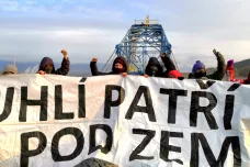 Soud zamítl žalobu těžební společnosti na aktivisty. Neprokázala, že vylezli na rypadlo