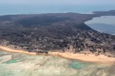 Ostrůvky u Tongy po erupci sopky spláchla vlna, zničila i celou vesnici. Pomoc vázne